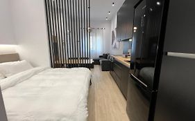 B1 Luxury Studio